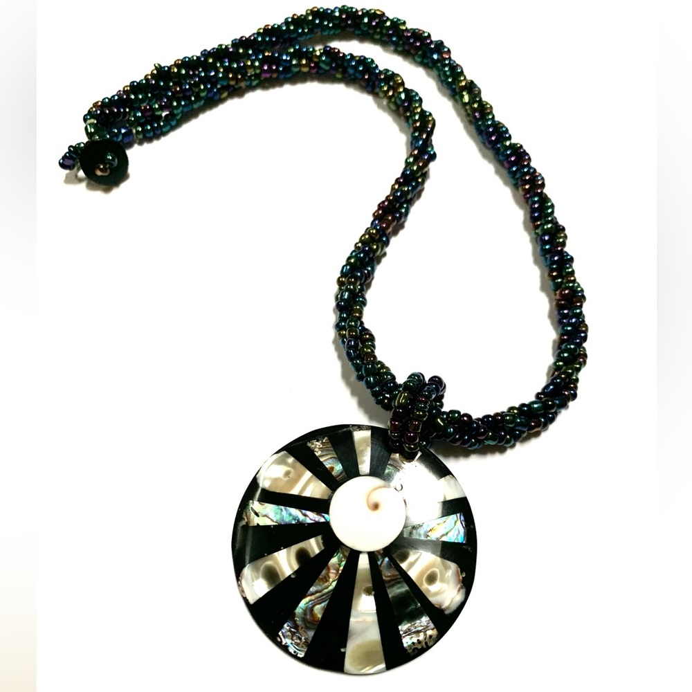 🌟 SALE $15 🌟 Vintage Natural Abalone Mother of Pearl Boho Pendant Iridescent